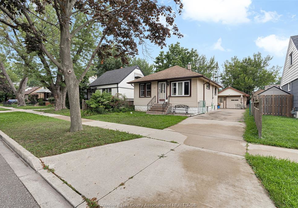 1547-ellrose-avenue-windsor-ontario-26020134