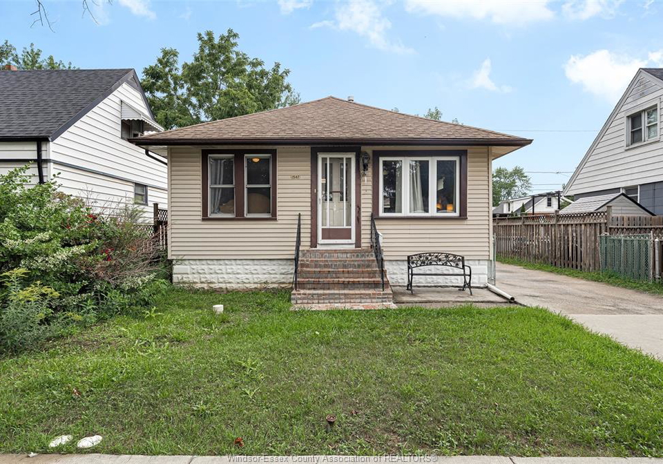 1547-ellrose-avenue-windsor-ontario-26020134