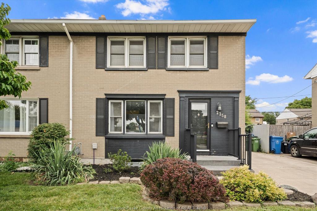 2258-tecumseh-road-west-windsor-ontario-26020160