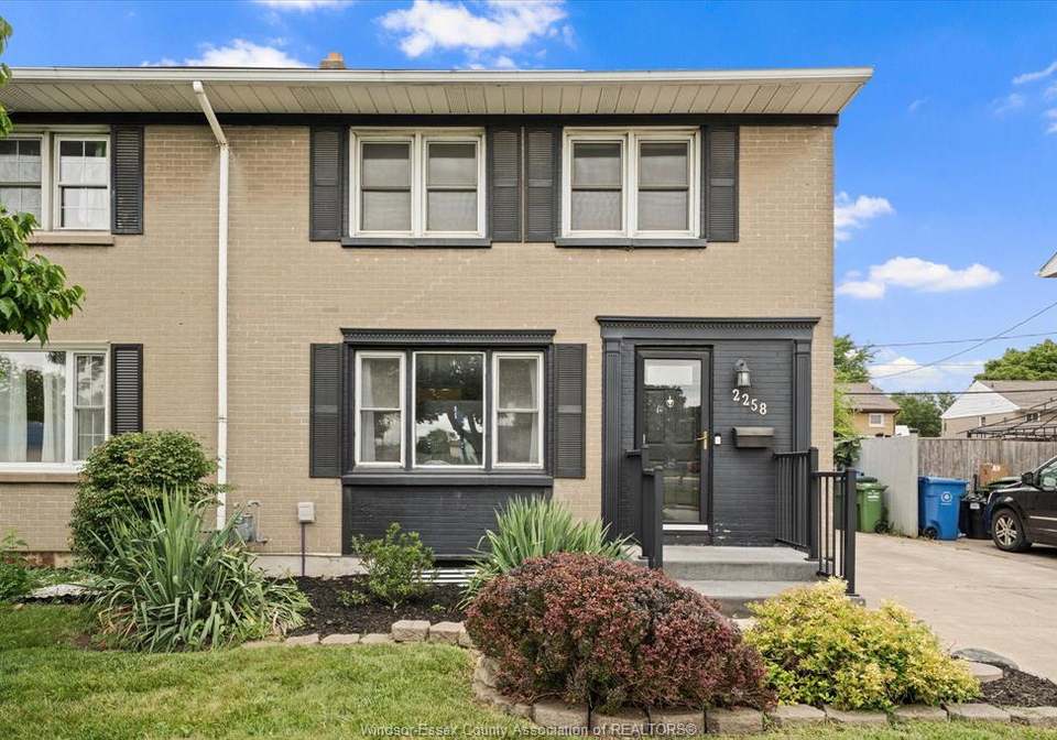 2258-tecumseh-road-west-windsor-ontario-26020160