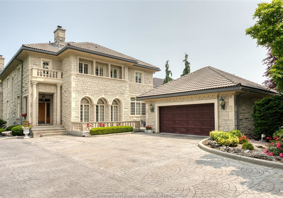 300-elmgrove-drive-lakeshore-ontario-26020161
