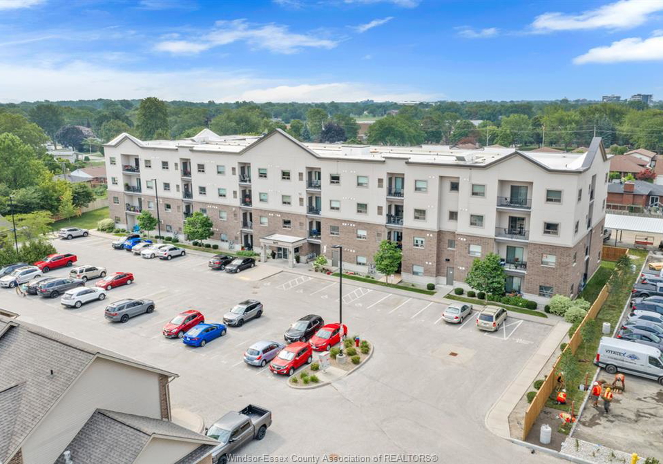 8475-wyandotte-street-east-windsor-ontario-26020162