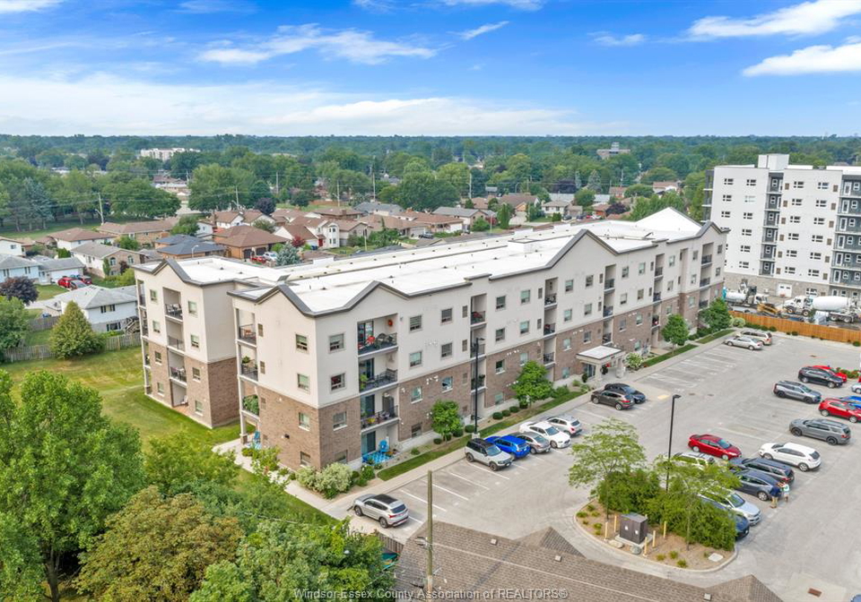 8475-wyandotte-street-east-windsor-ontario-26020162