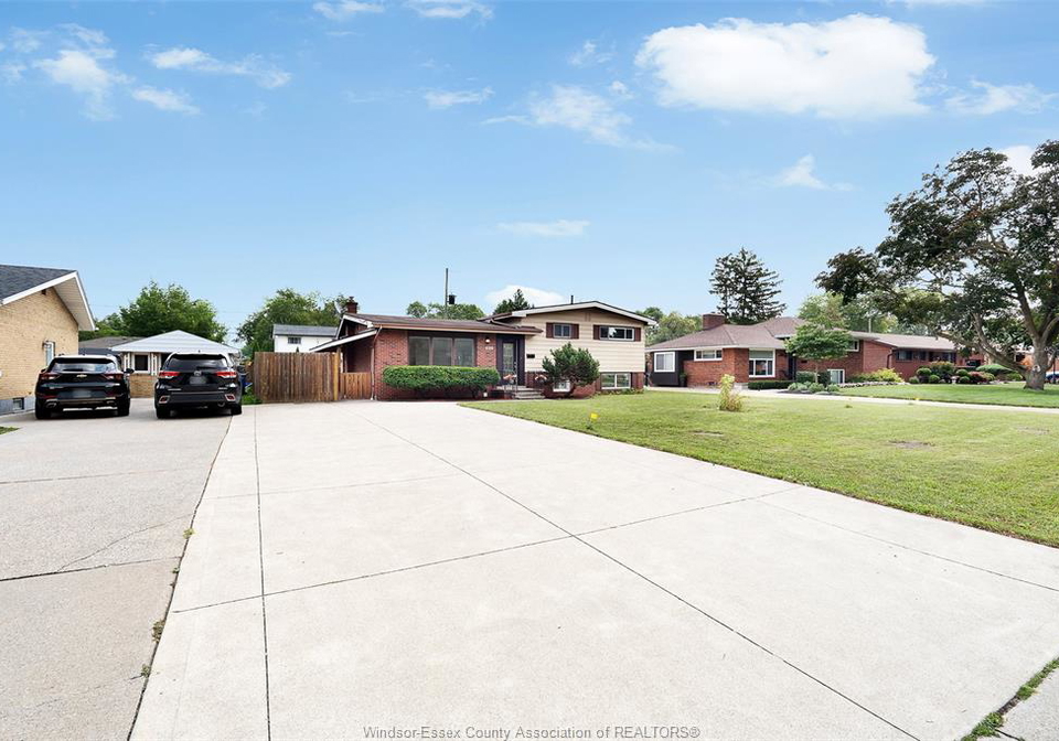 4100-mount-royal-windsor-ontario-26020166