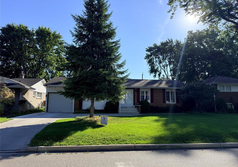 2450-academy-drive-windsor-ontario-26020167