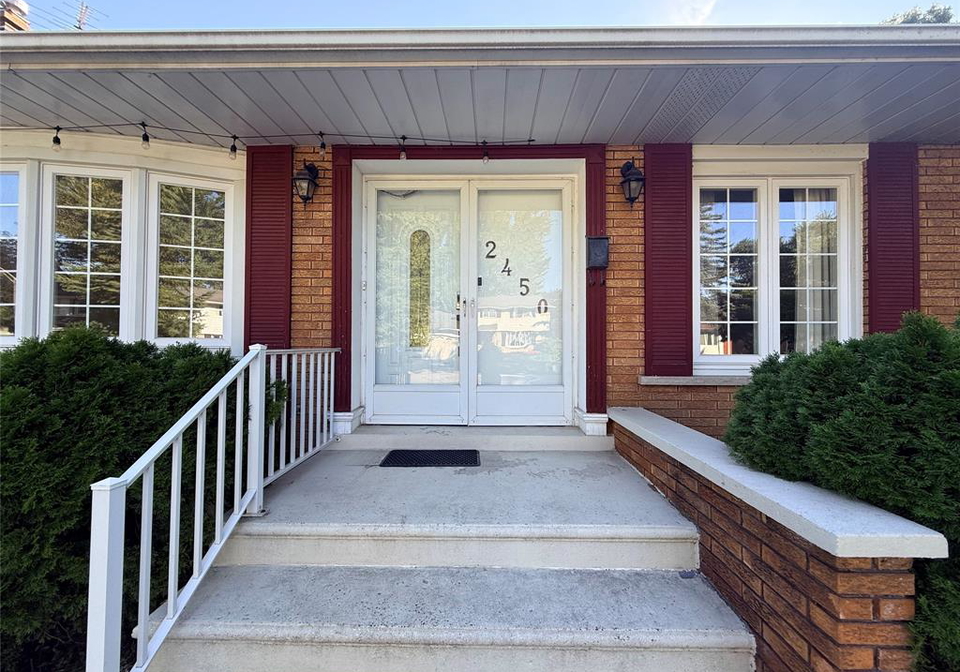 2450-academy-drive-windsor-ontario-26020167