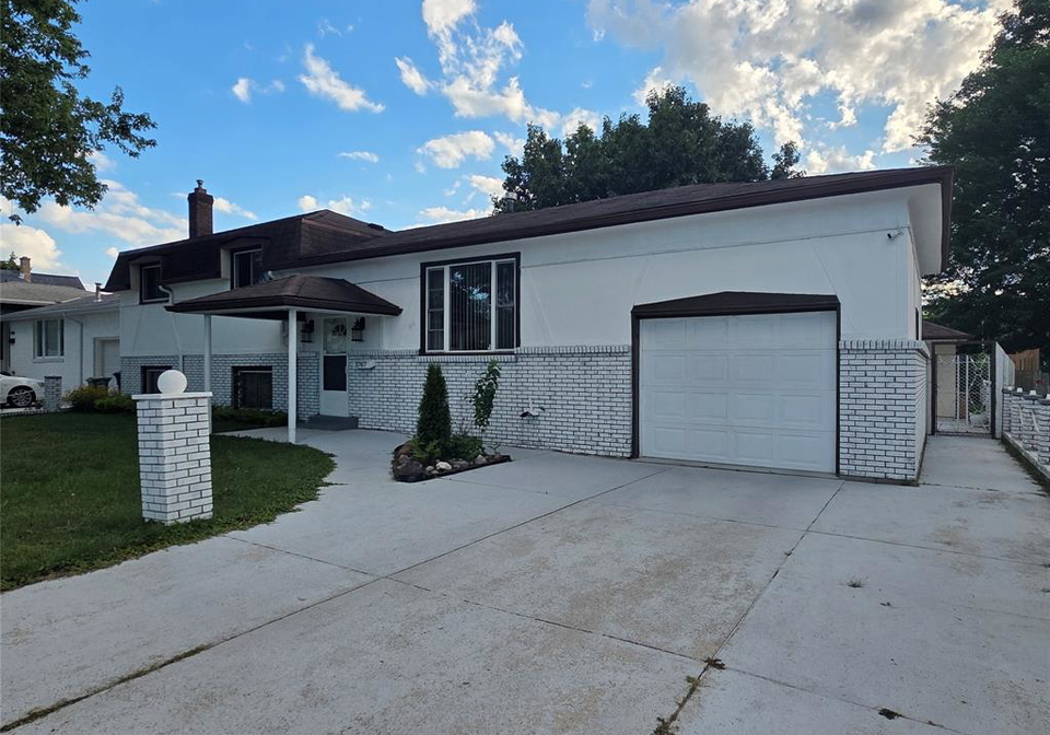 3767-turner-windsor-ontario-26020186