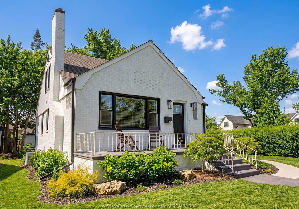 7529-st-rose-windsor-ontario-26020191