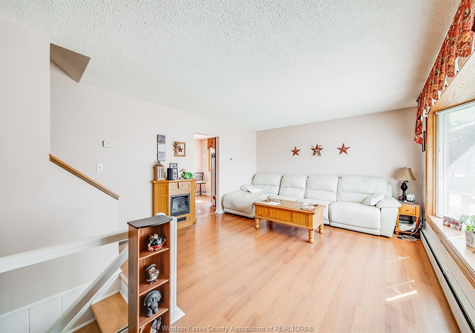 5122-colbourne-drive-windsor-ontario-26020207
