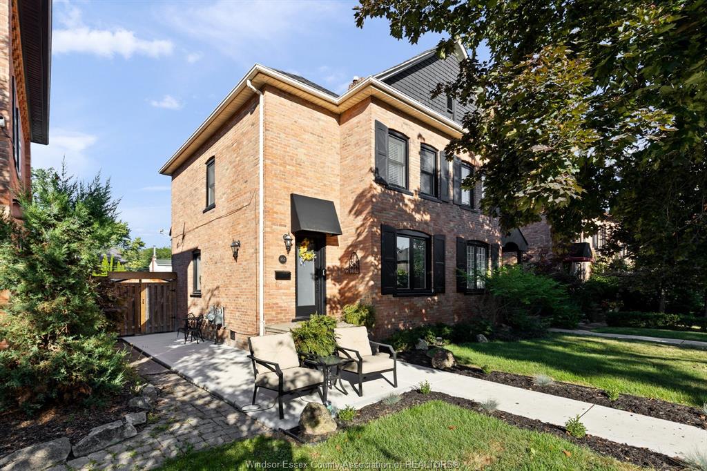 853-monmouth-windsor-ontario-26020209
