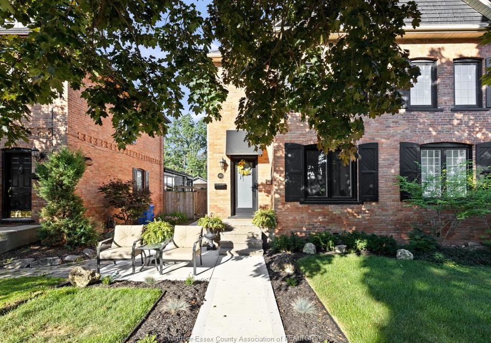 853-monmouth-windsor-ontario-26020209