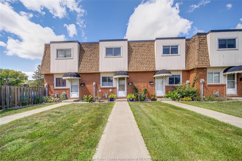 5492-lassaline-avenue-4-windsor-ontario-26020216