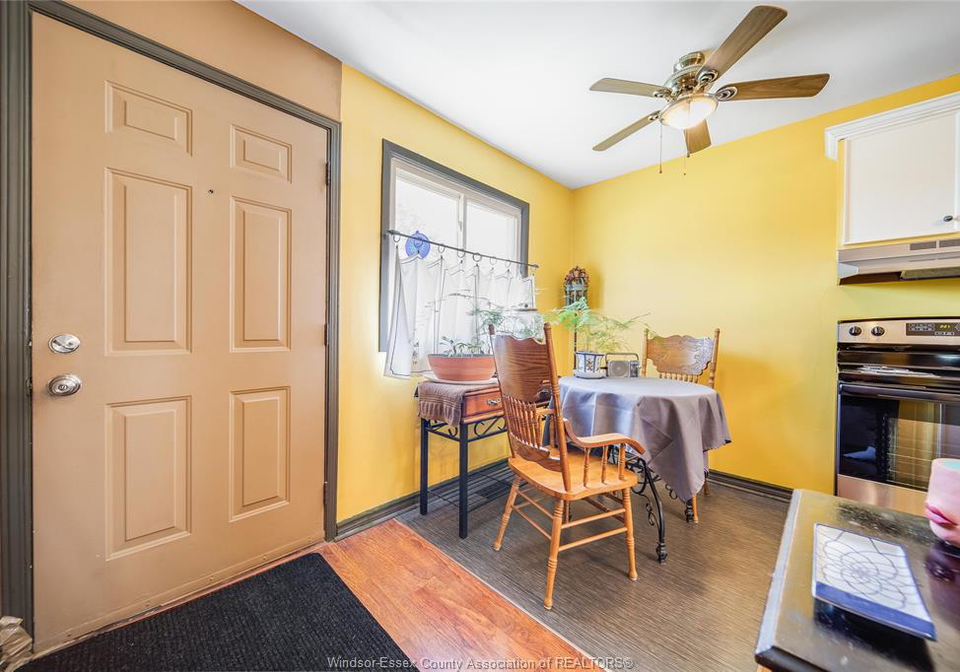 5492-lassaline-avenue-4-windsor-ontario-26020216