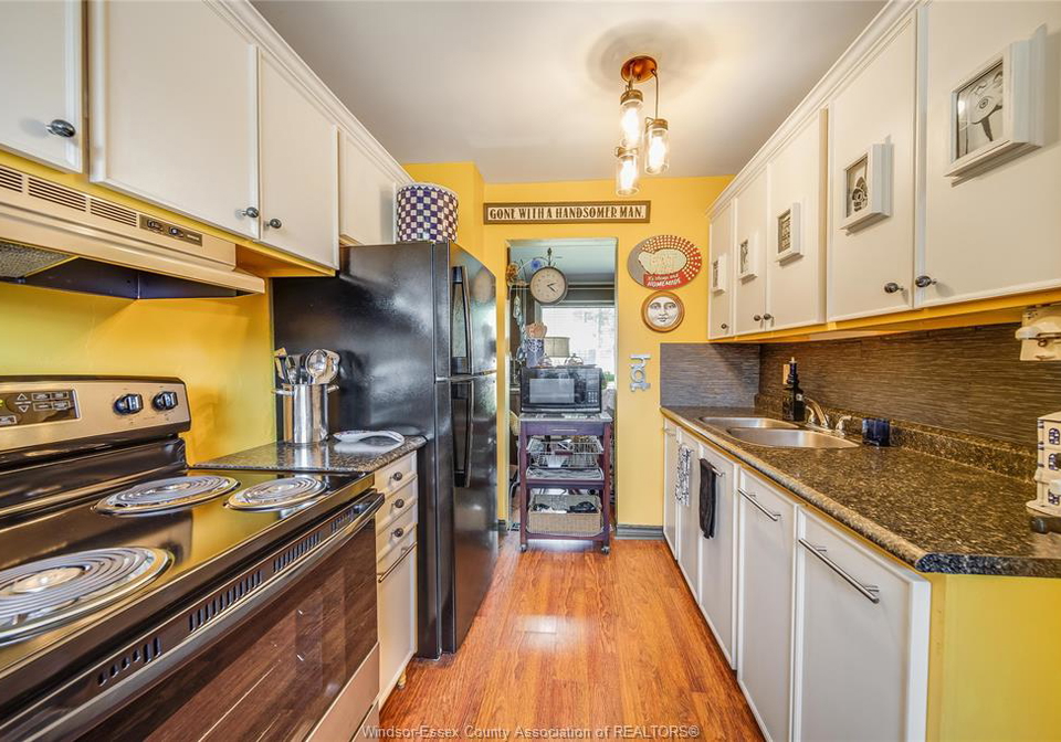 5492-lassaline-avenue-4-windsor-ontario-26020216