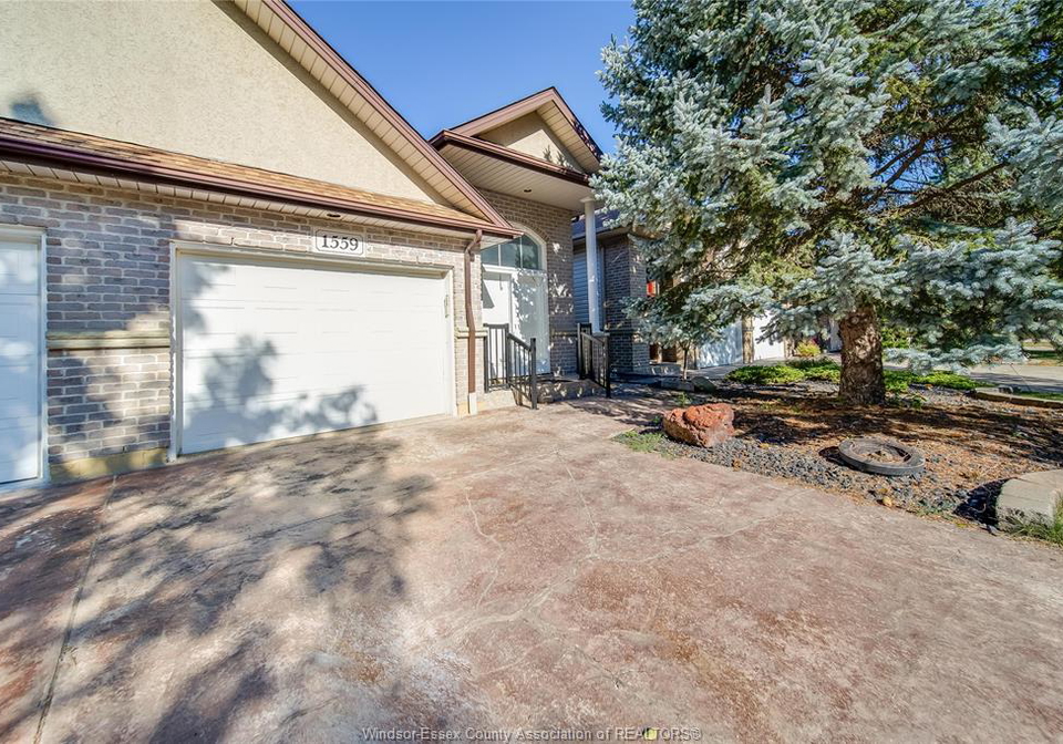1559-chateau-avenue-windsor-ontario-26020217