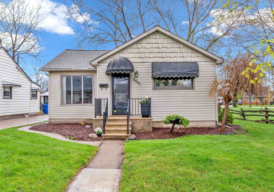3647-matchett-road-windsor-ontario-26020236