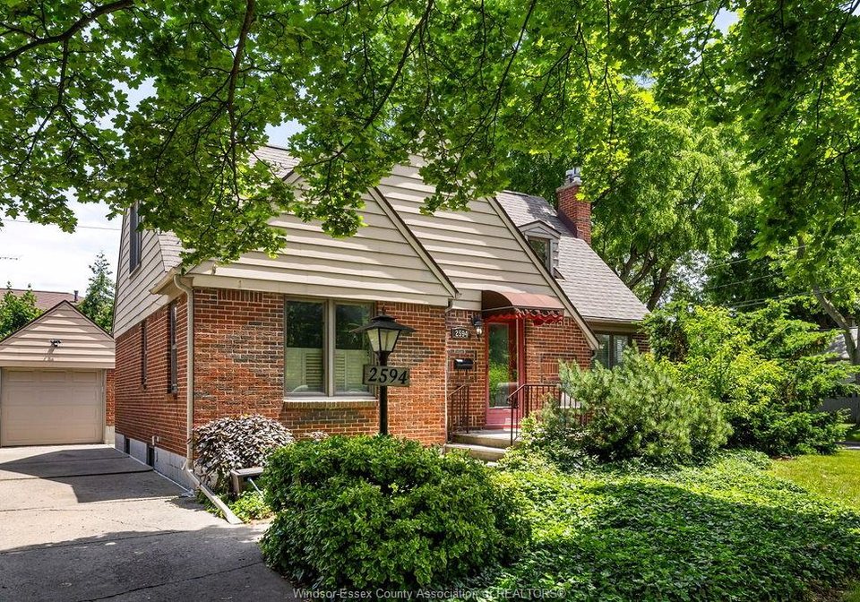 2594-buckingham-windsor-ontario-26020244