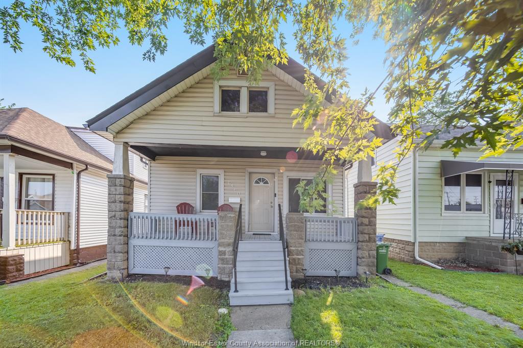 1560-lillian-avenue-windsor-ontario-26020257