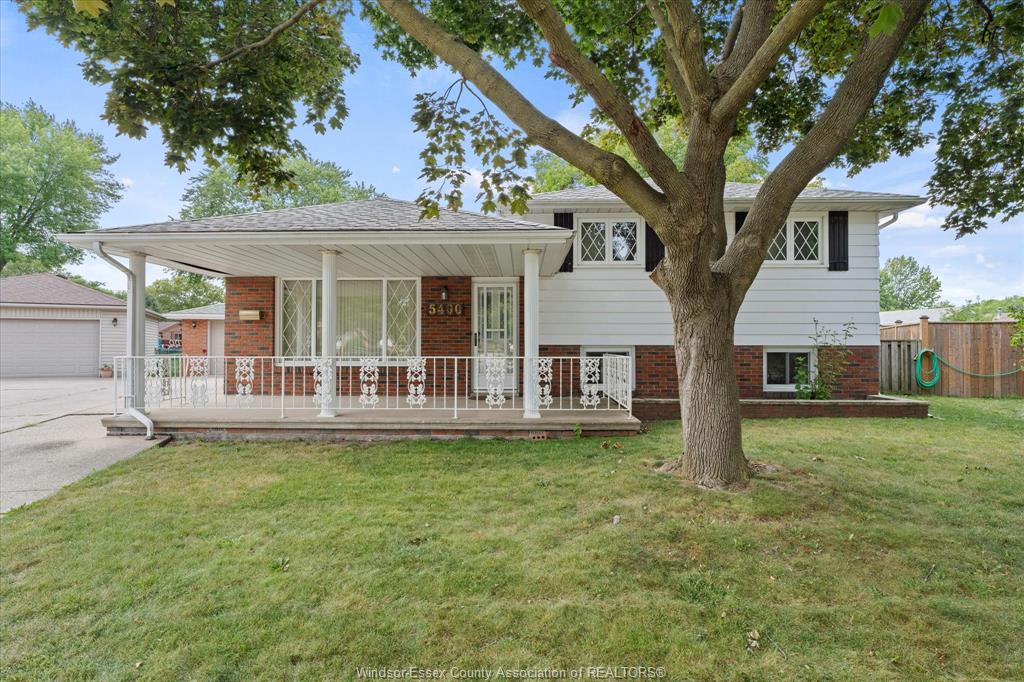 5400-lyndon-court-windsor-ontario-26020259