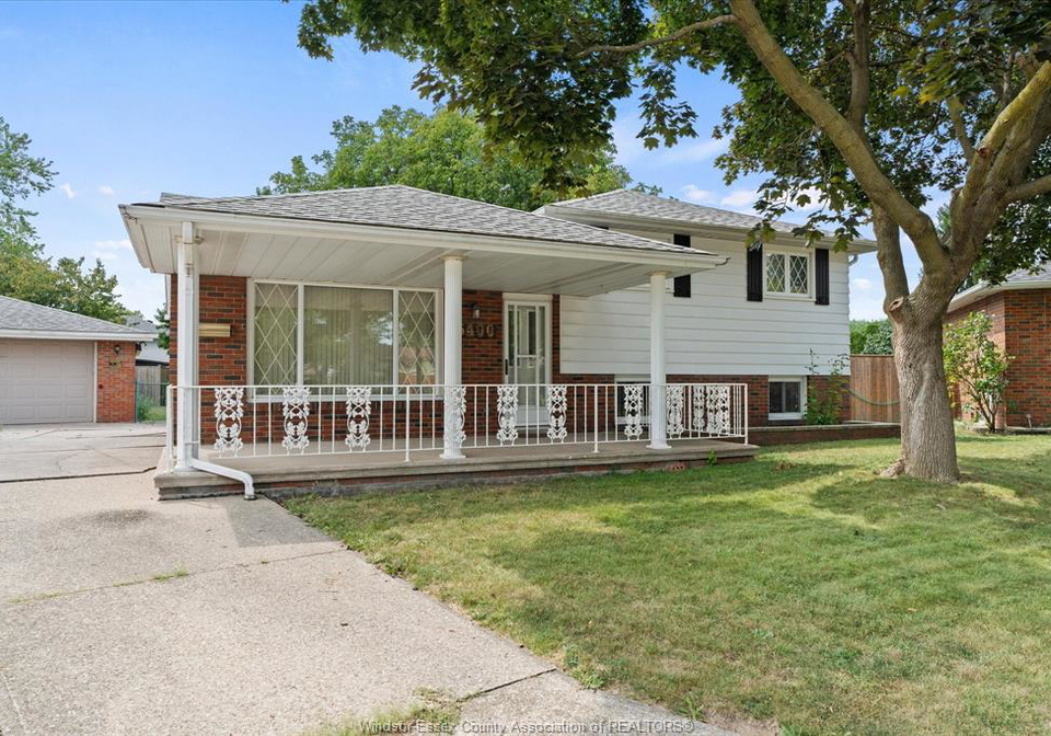 5400-lyndon-court-windsor-ontario-26020259