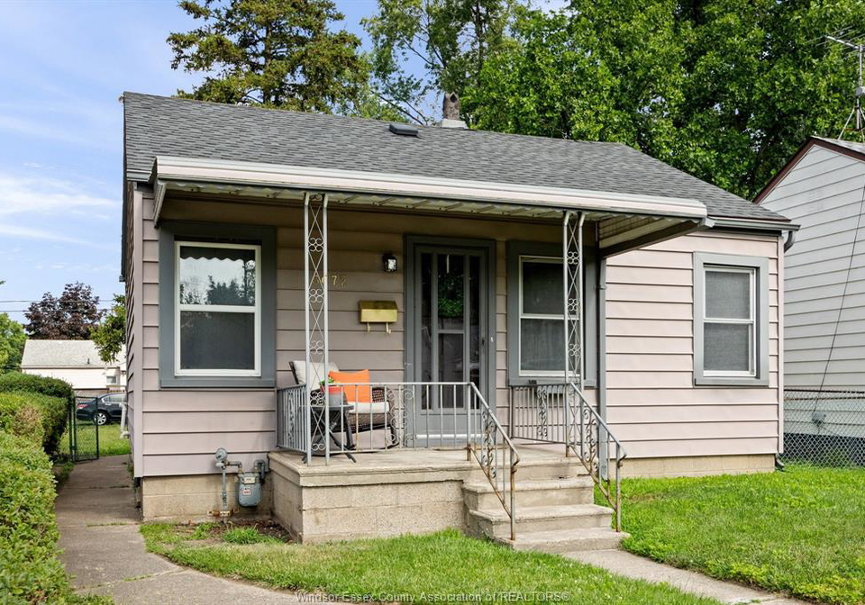3672-girardot-windsor-ontario-26020269