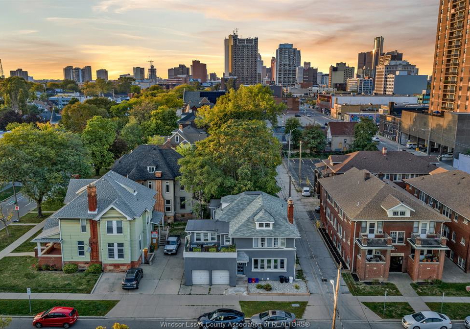 154-156-elliott-street-west-windsor-ontario-26020270