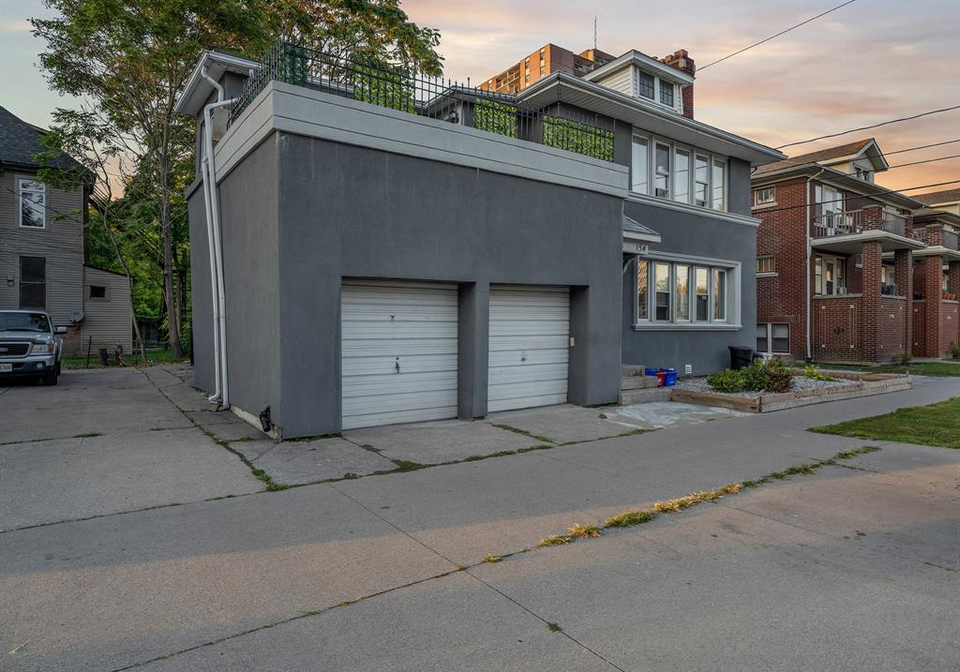 154-156-elliott-street-west-windsor-ontario-26020270
