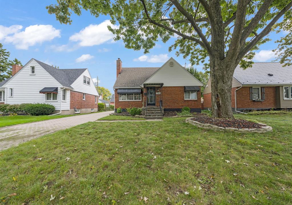 2584-chilver-windsor-ontario-26020272
