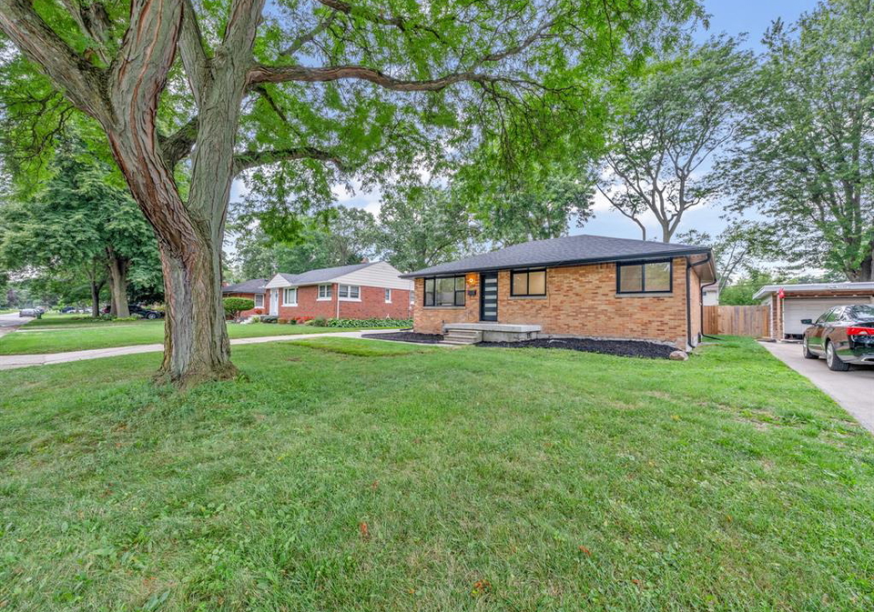 3237-mckay-avenue-windsor-ontario-26020280