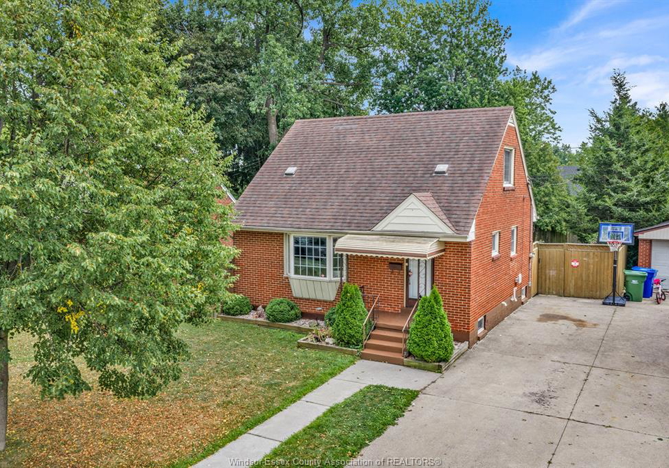 2187-girardot-windsor-ontario-26020288