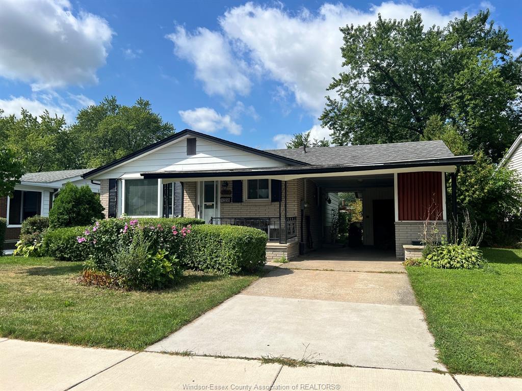 2729-rivard-windsor-ontario-26020297