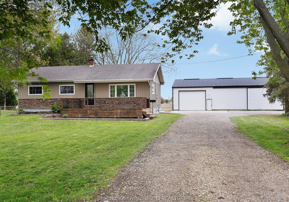 864-mcnaughton-avenue-east-chatham-ontario-26020304