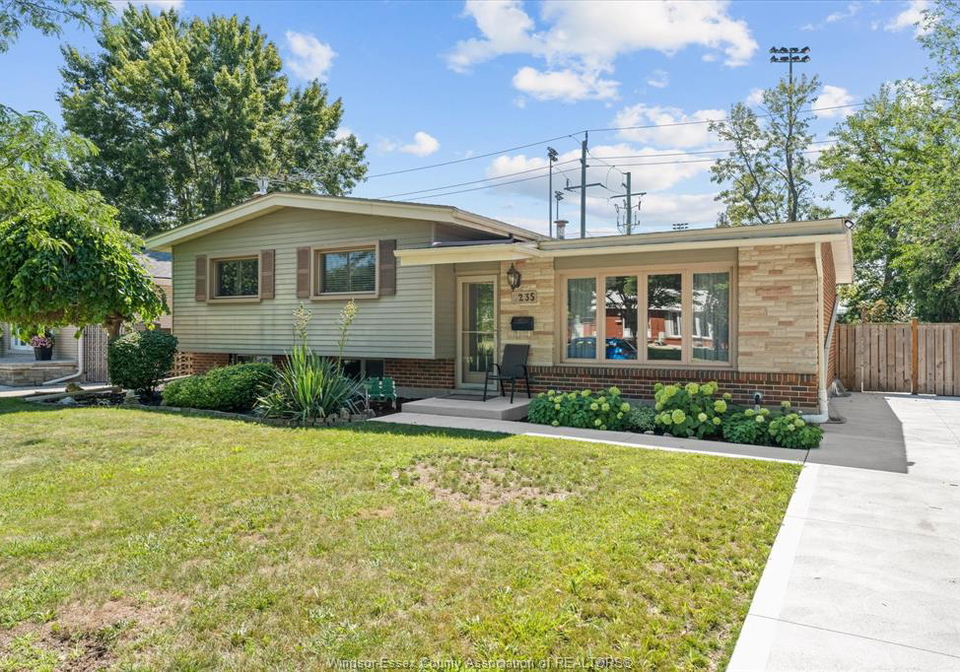 4235-mitchell-crescent-windsor-ontario-26020310