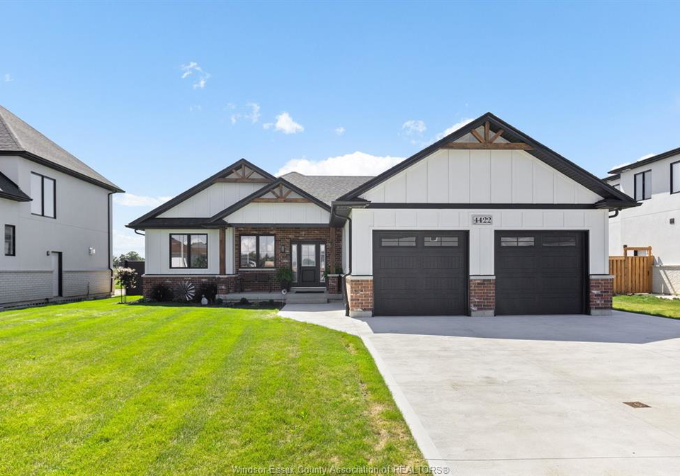 4422-belmont-lakeshore-ontario-26020311
