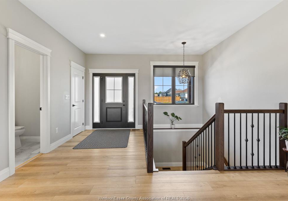4422-belmont-lakeshore-ontario-26020311