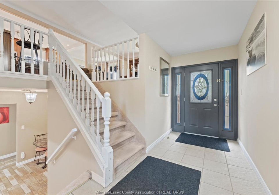 2402-st-alphonse-avenue-tecumseh-ontario-26020312