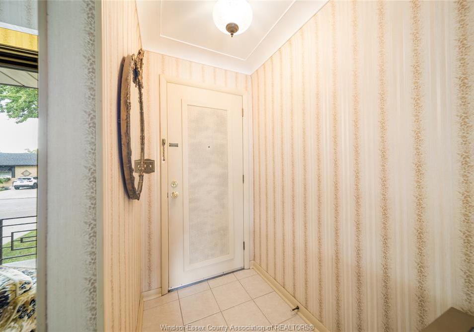 2675-mark-avenue-windsor-ontario-26020314
