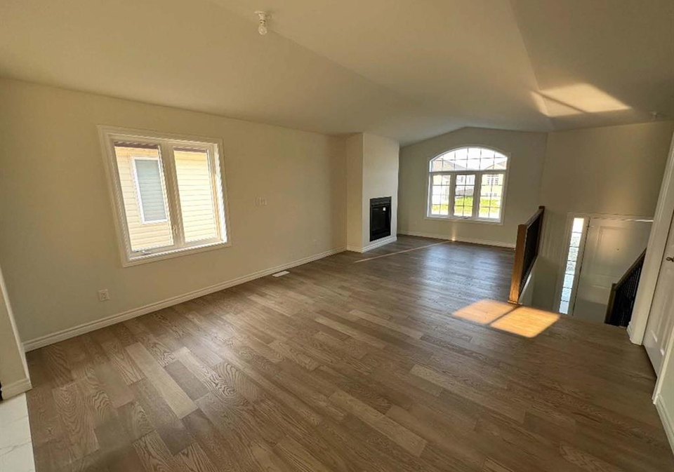 390-mulberry-lane-lakeshore-ontario-26020330