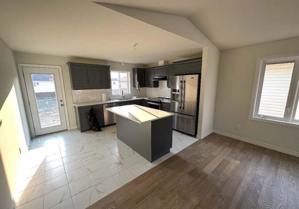 390-mulberry-lane-lakeshore-ontario-26020330