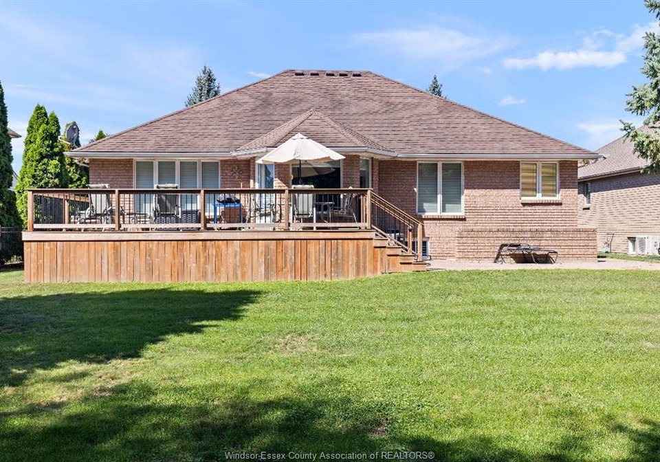 522-breezewood-street-windsor-ontario-26020331
