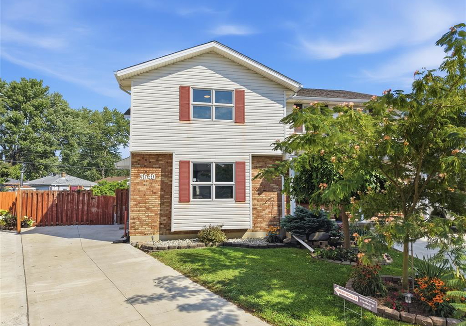 3640-stephanie-court-windsor-ontario-26020334