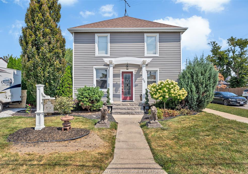 858-lesperance-tecumseh-ontario-26020336