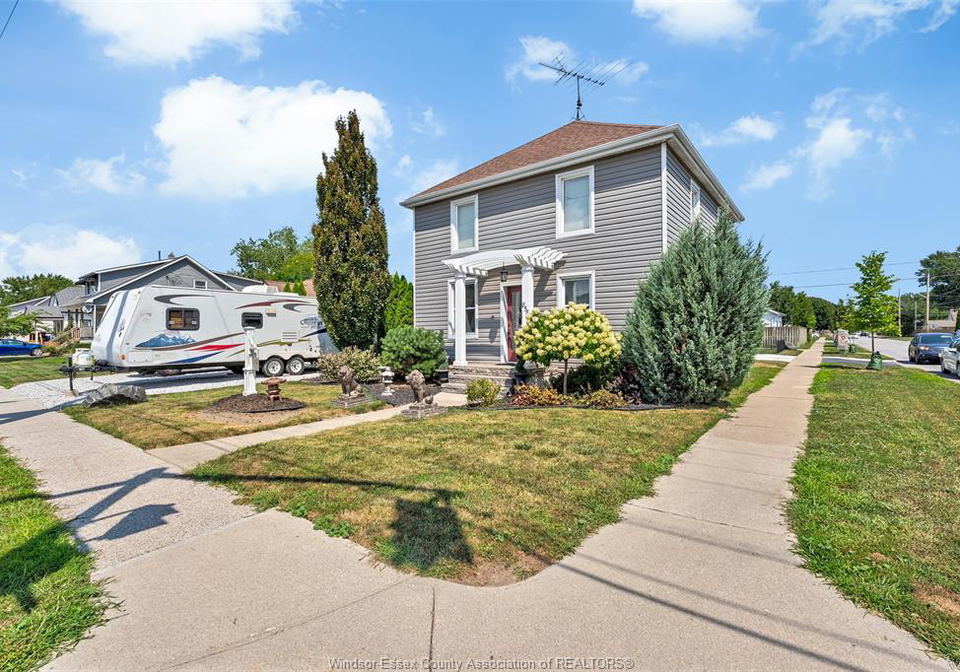 858-lesperance-tecumseh-ontario-26020336