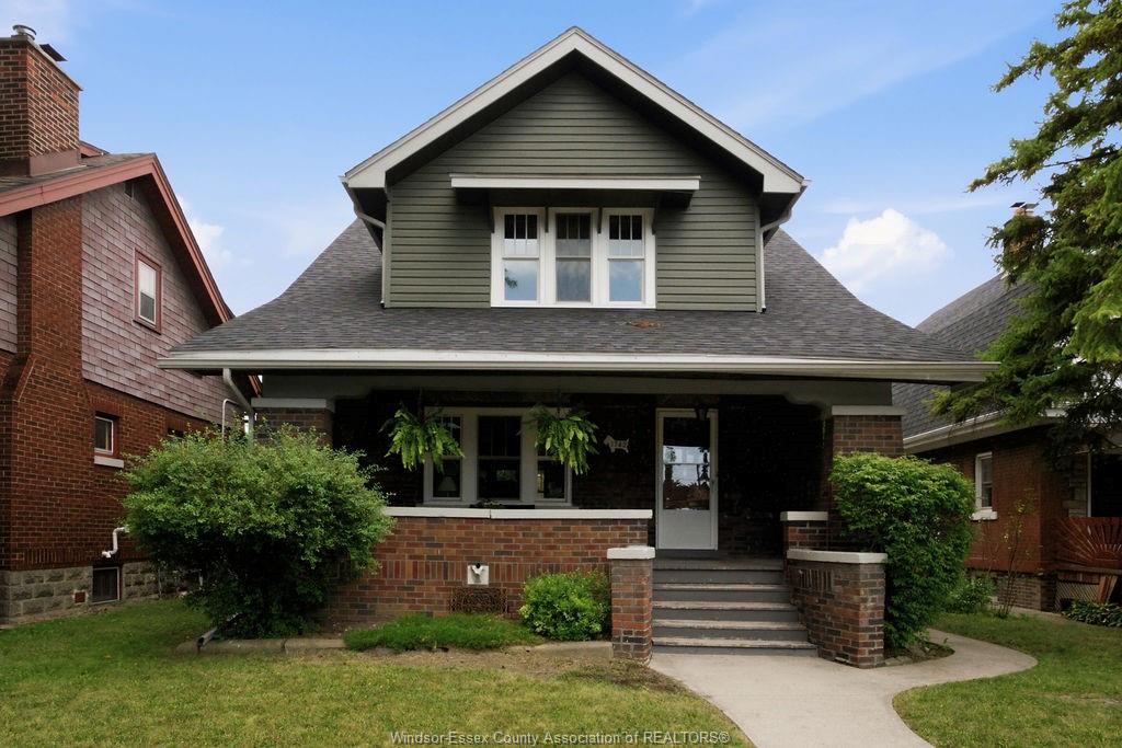 1742-oneida-court-windsor-ontario-26020337