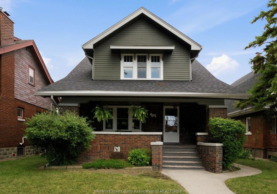 1742-oneida-court-windsor-ontario-26020337