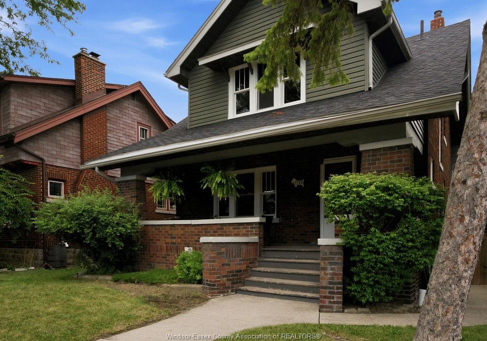1742-oneida-court-windsor-ontario-26020337