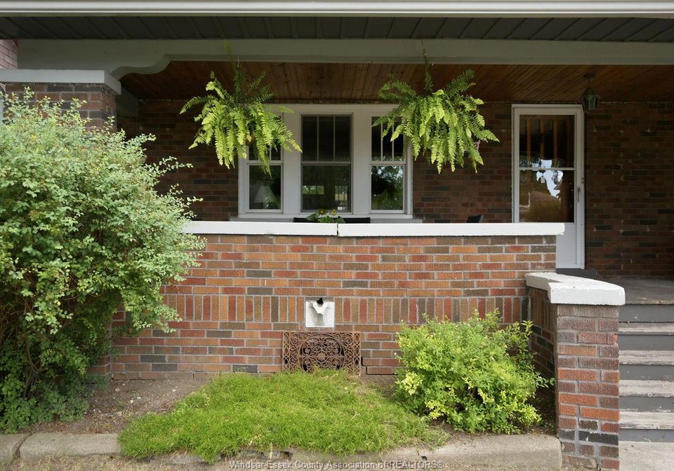 1742-oneida-court-windsor-ontario-26020337