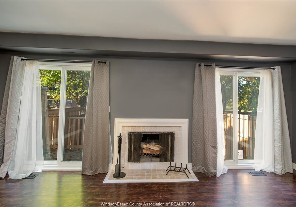3925-riverside-drive-windsor-ontario-26020342