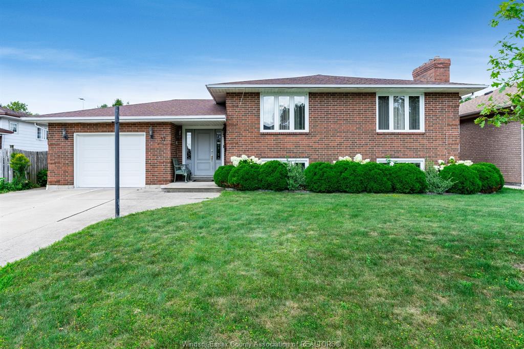 37-elizabeth-crescent-leamington-ontario-26020343