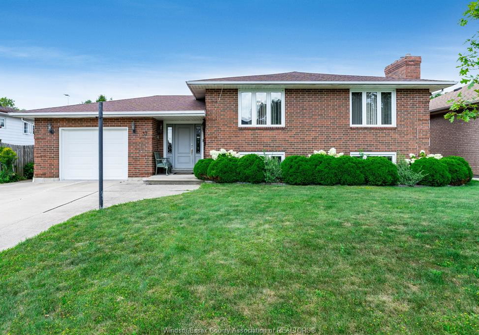 37-elizabeth-crescent-leamington-ontario-26020343
